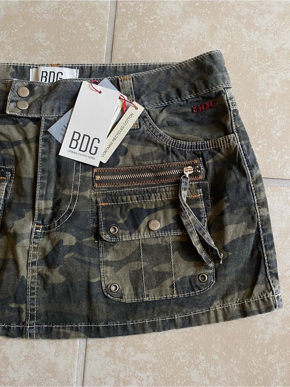 NWT Urban outfitters BDG camo carpenter y2k style mini skirt - Picture 4 of 6